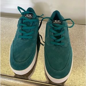 Mens Oakley suede  Flyer Sneaker Size 13 Green Great PreOwned Condition